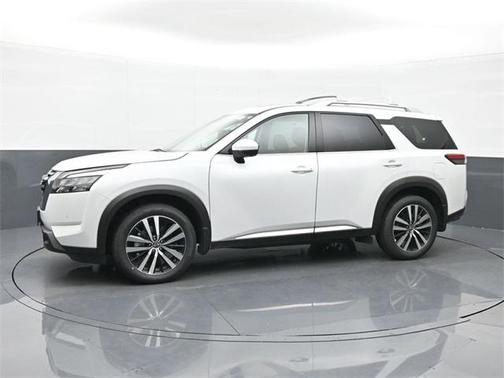 2025 Nissan Pathfinder Platinum 4WD