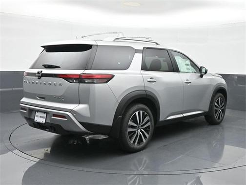 2025 Nissan Pathfinder Platinum 4WD
