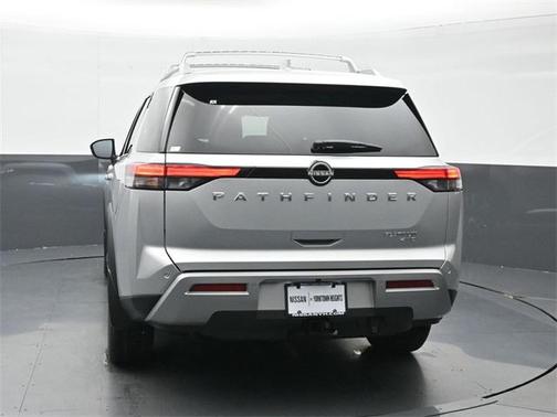 2025 Nissan Pathfinder Platinum 4WD