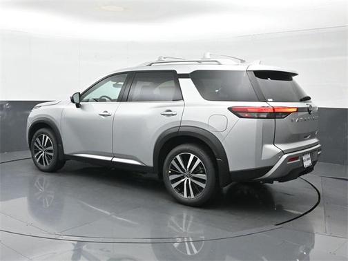 2025 Nissan Pathfinder Platinum 4WD