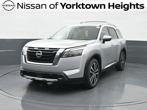 2025 Nissan Pathfinder Platinum 4WD