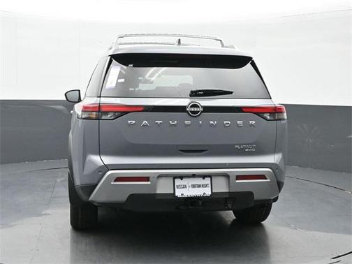 2025 Nissan Pathfinder Platinum 4WD
