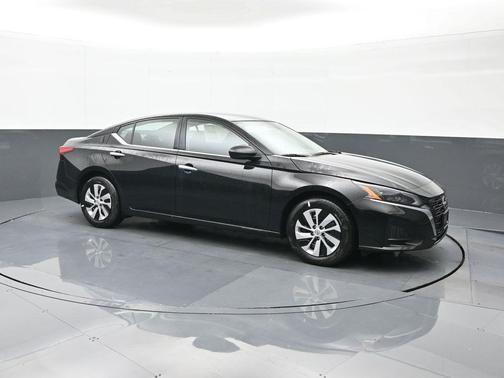 2025 Nissan Altima S FWD