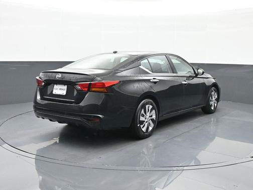 2025 Nissan Altima S FWD