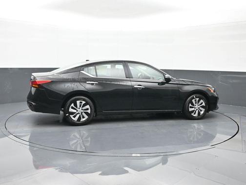 2025 Nissan Altima S FWD