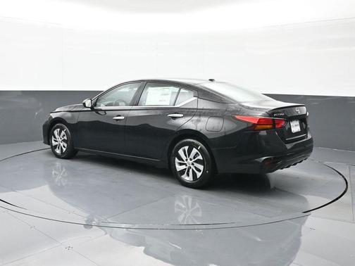 2025 Nissan Altima S FWD