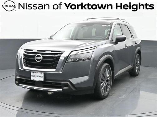 2025 Nissan Pathfinder SL 4WD