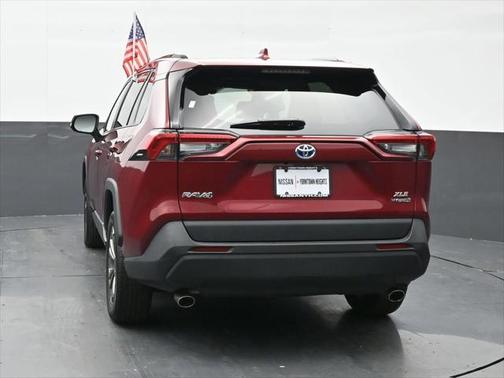 2022 Toyota RAV4 Hybrid XLE Premium