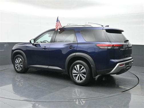 2022 Nissan Pathfinder SL 4WD