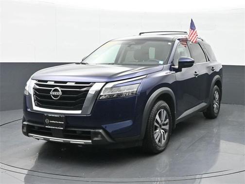 2022 Nissan Pathfinder SL 4WD