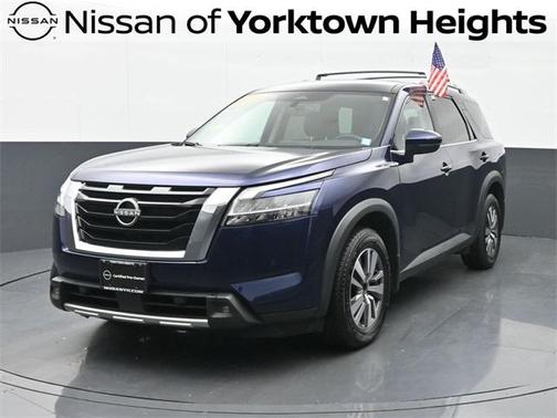 2022 Nissan Pathfinder SL 4WD