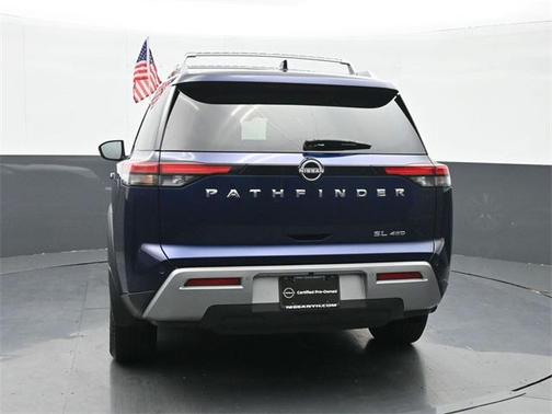2022 Nissan Pathfinder SL 4WD