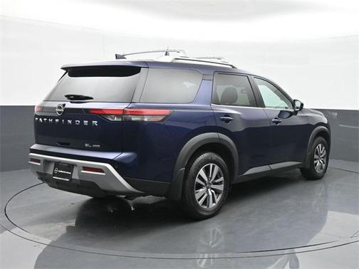 2022 Nissan Pathfinder SL 4WD