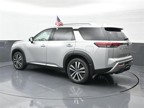 2023 Nissan Pathfinder Platinum 4WD