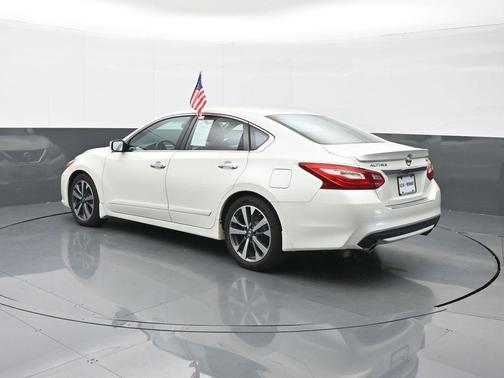 2016 Nissan Altima 2.5 SR
