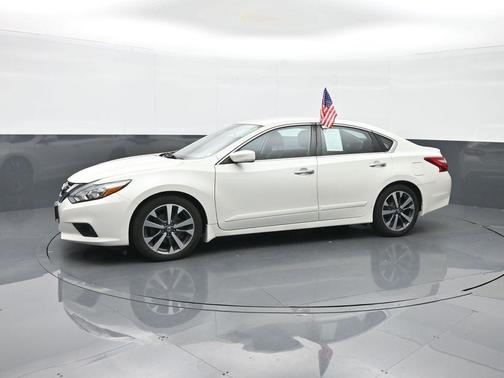2016 Nissan Altima 2.5 SR