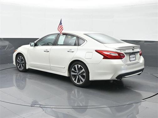 2016 Nissan Altima 2.5 SR