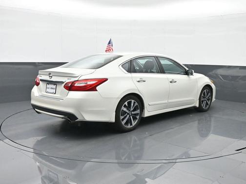 2016 Nissan Altima 2.5 SR