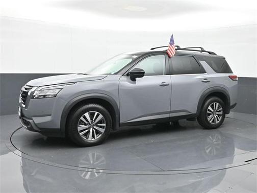 2022 Nissan Pathfinder SL 4WD