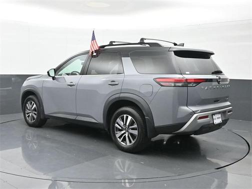 2022 Nissan Pathfinder SL 4WD