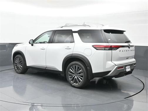 2025 Nissan Pathfinder SL 4WD
