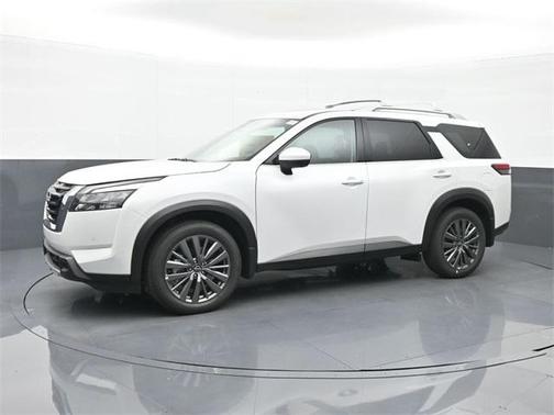 2025 Nissan Pathfinder SL 4WD