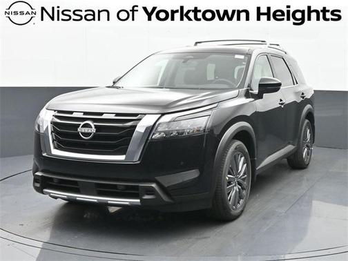 2025 Nissan Pathfinder SL 4WD