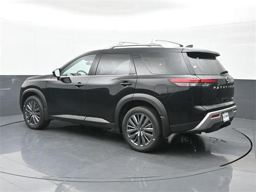 2025 Nissan Pathfinder SL 4WD