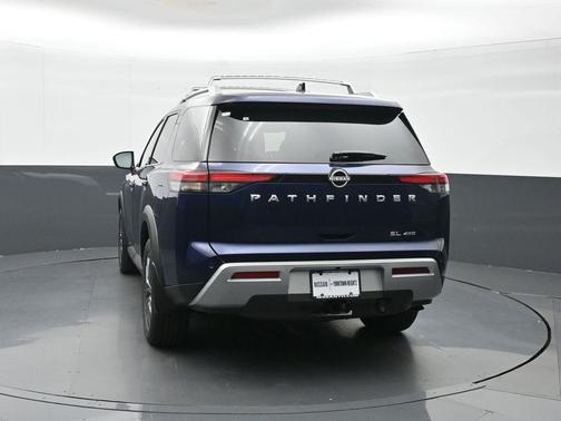 2025 Nissan Pathfinder SL 4WD