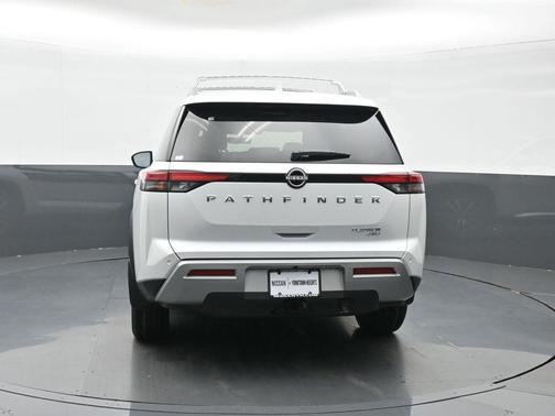 2025 Nissan Pathfinder Platinum 4WD