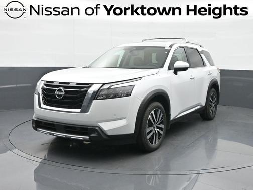 2025 Nissan Pathfinder Platinum 4WD