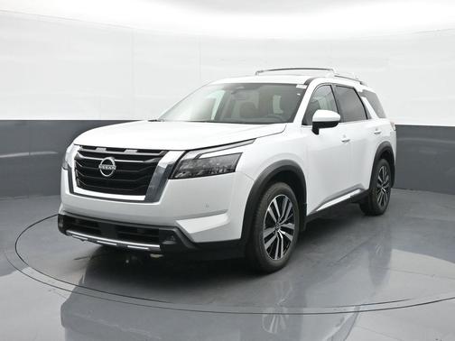 2025 Nissan Pathfinder Platinum 4WD