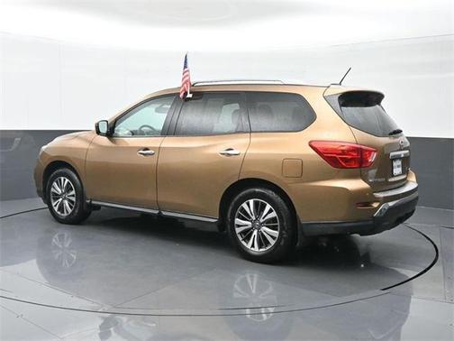 2017 Nissan Pathfinder SL
