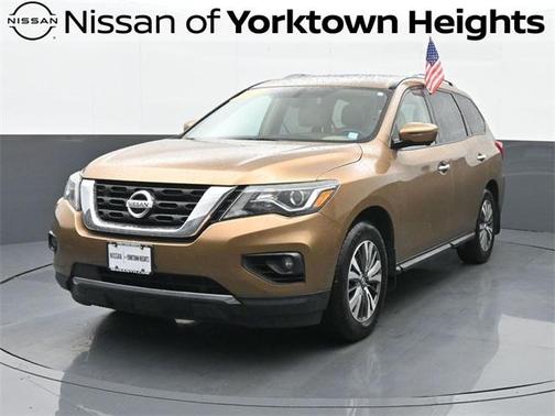 2017 Nissan Pathfinder SL