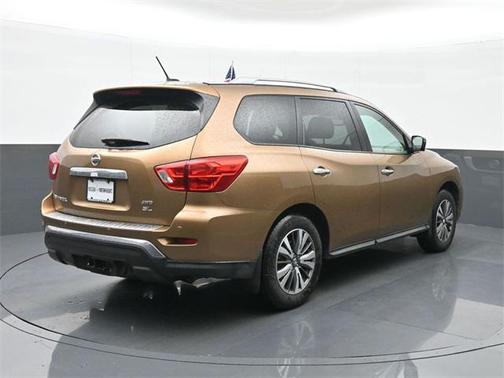 2017 Nissan Pathfinder SL