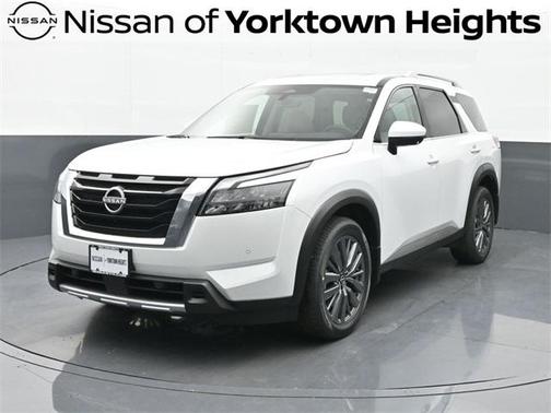 2025 Nissan Pathfinder SL 4WD