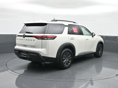 2022 Nissan Pathfinder SV 4WD