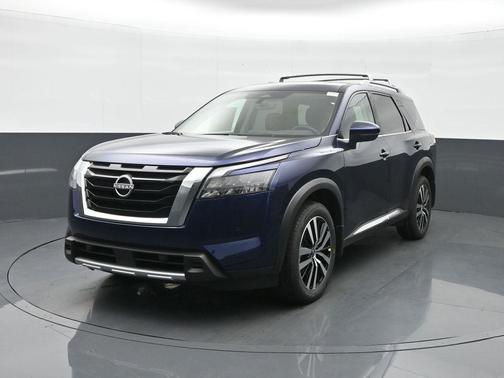 2025 Nissan Pathfinder Platinum 4WD