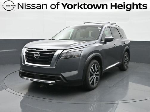 2025 Nissan Pathfinder Platinum 4WD