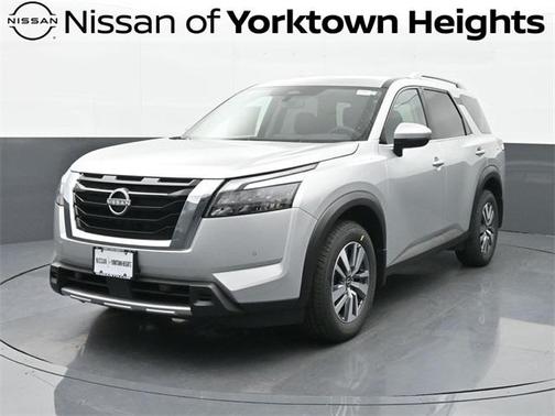 2025 Nissan Pathfinder SL 4WD