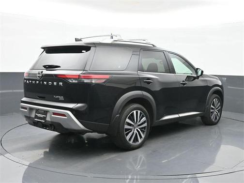 2022 Nissan Pathfinder Platinum 4WD