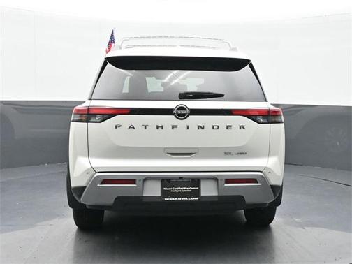 2022 Nissan Pathfinder SL 4WD