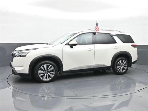 2022 Nissan Pathfinder SL 4WD