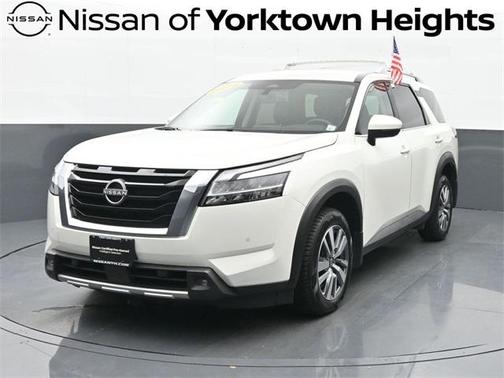 2022 Nissan Pathfinder SL 4WD