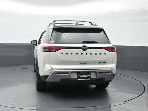 2024 Nissan Pathfinder SL 4WD