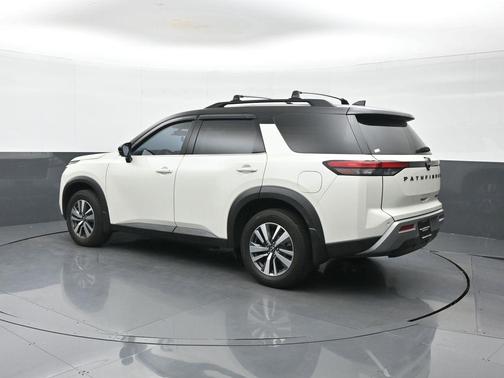 2024 Nissan Pathfinder SL 4WD