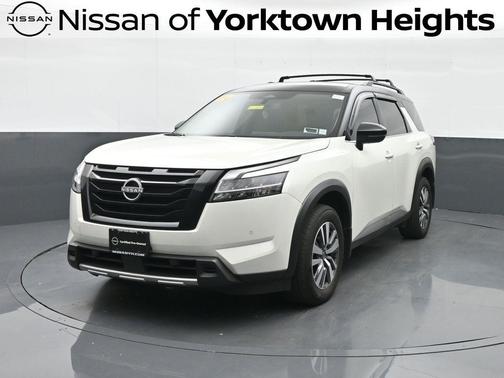 2024 Nissan Pathfinder SL 4WD