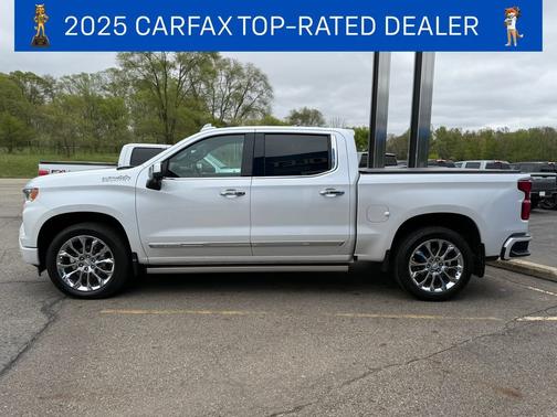 Iridescent Pearl Tricoat 2023 Chevrolet Silverado 1500 High Country