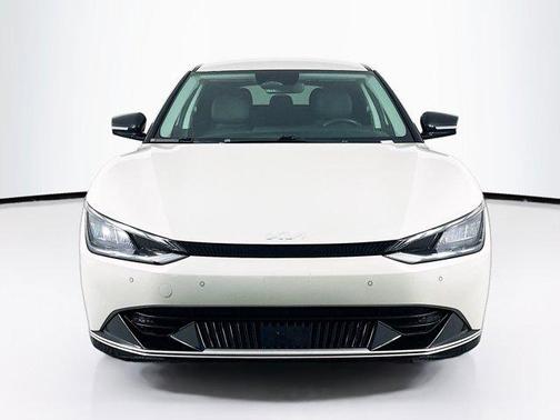 Glacier 2023 Kia EV6 Wind