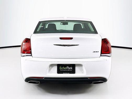 2019 Chrysler 300 Touring